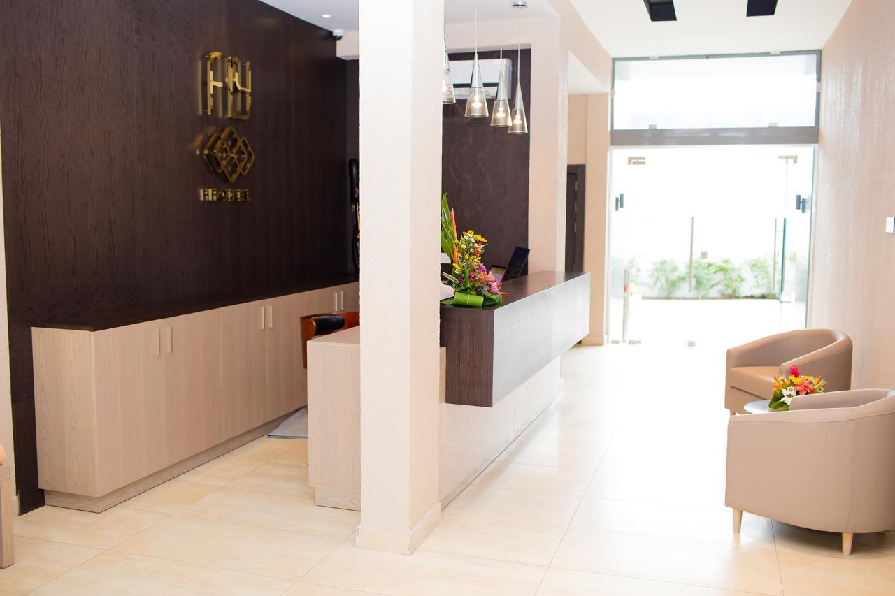 Fly Hotel リーブルヴィル エクステリア 写真